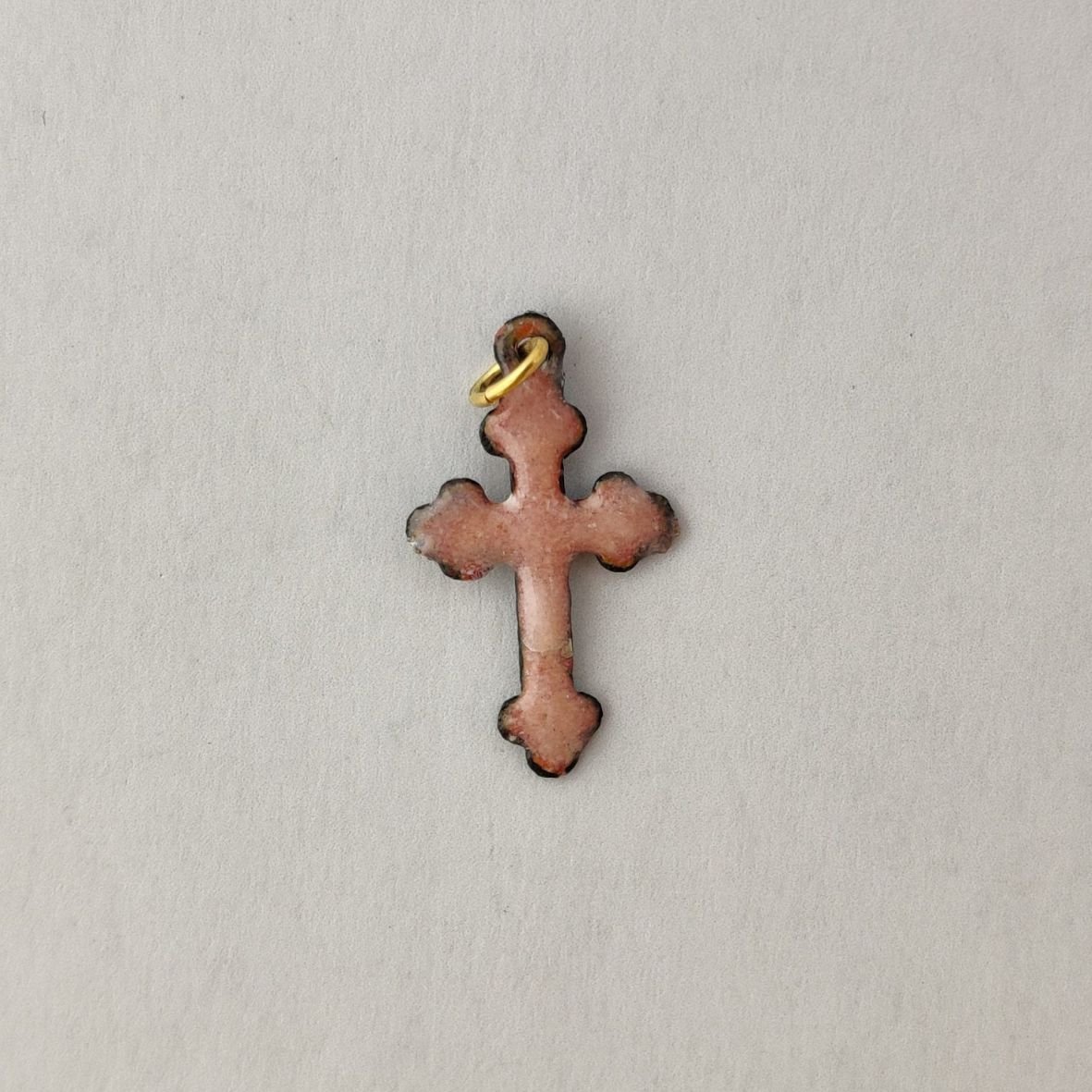 Pendentif petite croix « CHÉRIE »